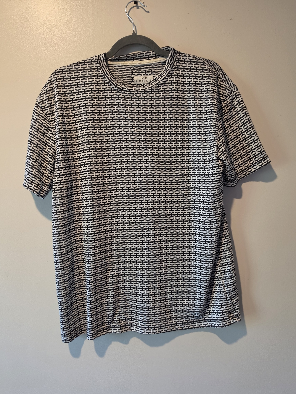 Ike Behar Black & White Geometric Short-Sleeve Crewneck
